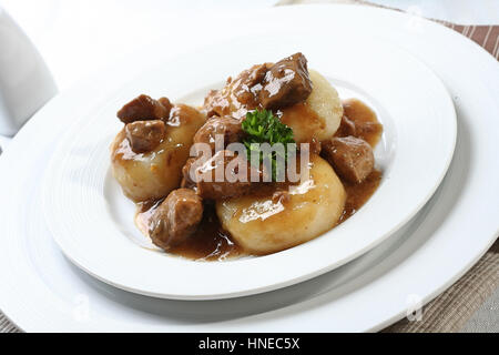 Boulettes de Silésie on white plate Banque D'Images