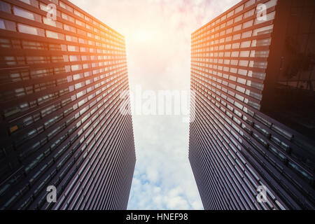 Immeuble de grande hauteur dans le ciel Banque D'Images