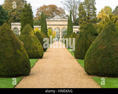 L'Orangerie et le jardin italien au château d'Ashby House et jardins,Château Ashby, Northamptonshire, England, UK Banque D'Images