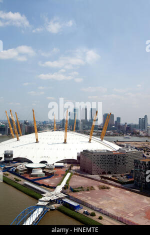 Royaume-uni, Angleterre, Londres, 02 Arena et Canary Wharf Skyline Banque D'Images