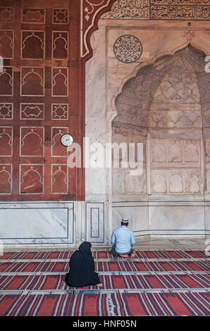 Salle de prière, de l'intérieur de la mosquée Jama Masjid, Delhi, Inde Banque D'Images