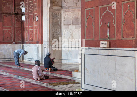 Salle de prière, de l'intérieur de la mosquée Jama Masjid, Delhi, Inde Banque D'Images