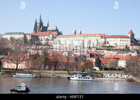 Prague, République tchèque les bateaux sur la rivière Vltava Banque D'Images