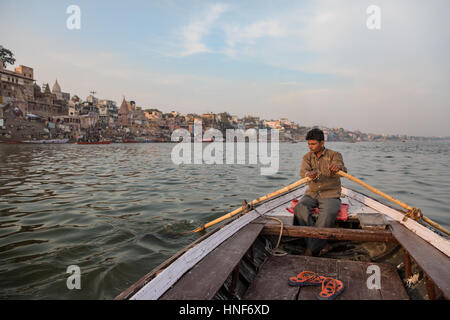 04/02/2017. Varanasi, Inde. Légende photo : Rob Pinney Banque D'Images