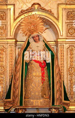 Statue de la Vierge Marie à l'Eglise de Santa Ana (Esperanza) à Grenade, Espagne Banque D'Images