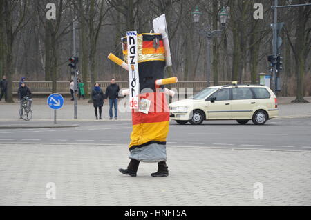 Berlin, Allemagne. 12 Février, 2017. Rassemblement anti-tabac à la porte de Brandebourg à Berlin, Allemagne. Credit : Markku Rainer Peltonen/Alamy Live News Banque D'Images