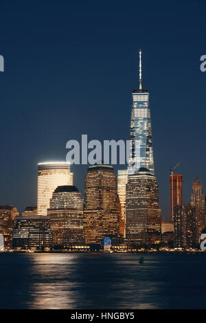 NEW YORK CITY - NOV 12 : One World Trade Center et gratte-ciel le 12 novembre 2014 à Manhattan, New York City. Avec une population de 8,4 millions de dollars, c'est la mo Banque D'Images