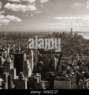 Le centre-ville de New York City skyline view. Banque D'Images