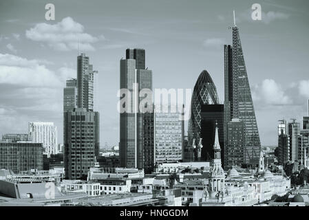 Vue sur les toits de la ville de Londres avec des architectures urbaines. Banque D'Images