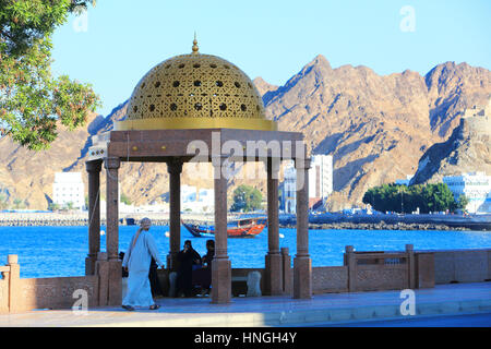 La magnifique corniche, sur la baie de Muttrah, à Mascate, capitale d'Oman Banque D'Images