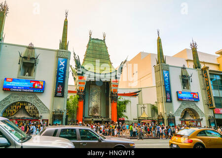 Los Angeles, Californie, USA. 2016/07/23. :Chinese Theatre au coucher du soleil,Hollywood boulevard,blvd, route au coucher du soleil,Los Angeles,Californie,USA. Banque D'Images