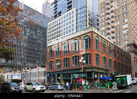 Angle de la 1re Avenue et Cherry St, Seattle, Washington USA Banque D'Images