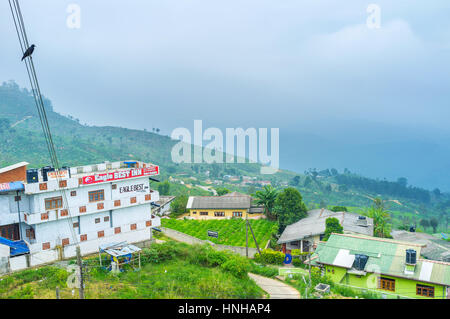 HAPUTALE, SRI LANKA - 30 NOVEMBRE 2016 : Haputale town situé dans le highland de Sri Lanka et souvent couverte de brouillard, le 30 novembre à Haputale. Banque D'Images