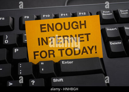 Internet assez pour aujourd'hui ! Le concept de dépendance à Internet. Banque D'Images