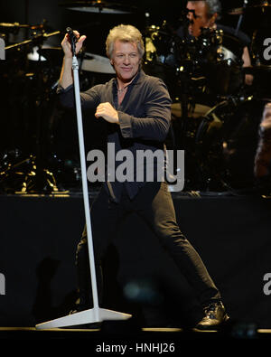 Sunrise FL, USA. 12 Février, 2017. Bon Jovi effectuer à la BB&T Center le 12 février 2017 à Sunrise, en Floride. Credit : Mpi04/media/Alamy Punch Live News Banque D'Images