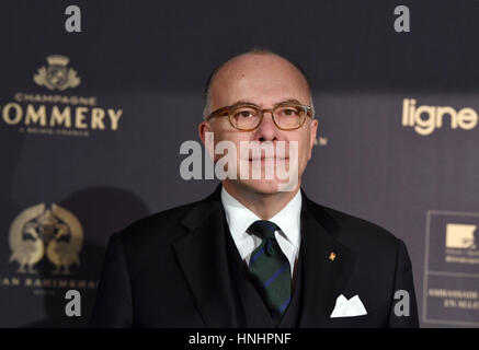 Berlin, Allemagne. Feb 13, 2017. Le Premier ministre français, Bernard Cazeneuve, photographiés au cours de la soiree francaise du cinéma au 67e Festival International du Film de Berlin à Berlin, Allemagne, 13 février 2017. Photo : Jens Kalaene Zentralbild-/dpa/ZB/dpa/Alamy Live News Banque D'Images