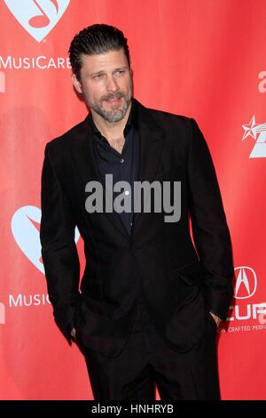 Los Angeles, CA, USA. 10 fév, 2017. Greg Vaughan au niveau des arrivées pour 2017 Personne MusiCares de l'année Gala, Los Angeles Convention Center, Los Angeles, CA 10 février 2017. Credit : Priscilla Grant/Everett Collection/Alamy Live News Banque D'Images