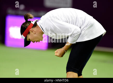 Doha, Qatar. Feb 13, 2017. Jelena Jankovic de la Serbie au cours de la célèbre féministe des célibataires 3ème tour contre Tsvetana Pironkova match de qualification de la Bulgarie à l'Open du Qatar 2017 WTA au complexe de tennis Khalifa International de Doha, Qatar, le 13 février 2017. Jelena Jankovic a gagné 2-1. Credit : Nikku/Xinhua/Alamy Live News Banque D'Images