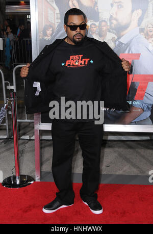 Westwood, CA, USA. Feb 13, 2017. Ice Cube. ''Fist Fight'' Los Angeles premiere tenue au Regency Village Theatre. Crédit photo : Birdie Thompson/AdMedia/ZUMA/Alamy Fil Live News Banque D'Images