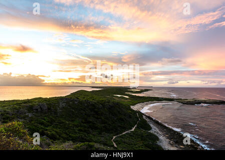 Pointe des Châteaux au coucher du soleil, Guadeloupe Banque D'Images