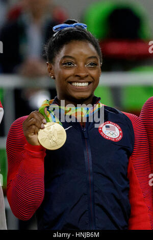 Rio de Janeiro, Brésil. 11 août 2016. Simone Biles (USA) -médaillé d'individu artistique féminine tout autour à l'été 2016 Banque D'Images