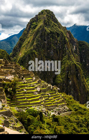 Vue de la cité inca perdue de Machu Picchu près de Cusco, Pérou. Le Machu Picchu est un sanctuaire historique du Pérou. Banque D'Images