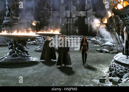 VAN HELSING 2004 Universal Pictures film avec de gauche à droite : David Wenham, Hugh Jackman et Kate Beckinsale Banque D'Images