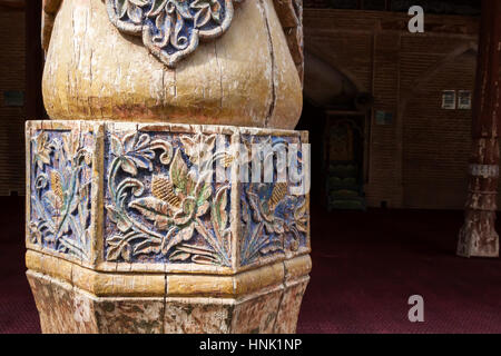 Piliers décorés à l'intérieur de la mosquée Juma de Kashgar, Xinjiang, Chine. Banque D'Images