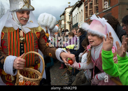 La Belgique, le carnaval de Binche. UNESCO World Heritage Festival Parade. La Belgique, l'Église catholique, province de Hainaut, village de Binche. L'carniva Banque D'Images