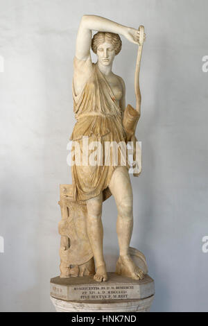 Rome. L'Italie. Statue de l'Amazone blessée, à partir d'un original grec par Phidias, chef est une réplique d'Amazon par Polykleitos, Musées du Capitole. Musei Capito Banque D'Images