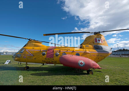 1963 Boeing Vertol CH-113 Labrador sur l'affichage à l'extérieur du musée de l'aviation de Comox sur l'île de Vancouver. BC. Le Canada. Banque D'Images