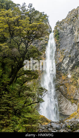 Devils Punchbowl Falls, une cascade, Arthur&# 39;s Pass, région de Canterbury, Southland, Nouvelle-Zélande Banque D'Images