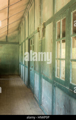 Crag hotel - hôtel abandonné et l'école, l'île de Penang, Malaisie Banque D'Images