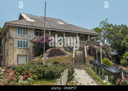 Crag hotel - hôtel abandonné et l'école, l'île de Penang, Malaisie Banque D'Images