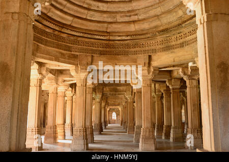 Parc archéologique de Champaner - Pavagadh est une ville historique dans l'état du Gujarat. Kevda mosquée Masjid. (UNESCO).L'intérieur du Sahar ki Masjid Banque D'Images