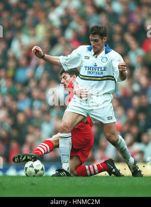 IAN RUSH ET JOHN PEMBERTON LIVERPOOL V LEEDS UNITED FC 10 Avril 1995 Banque D'Images