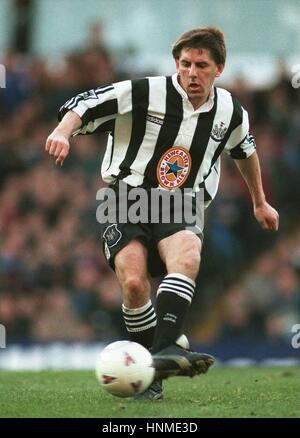 PETER BEARDSLEY NEWCASTLE UNITED FC 21 Novembre 1995 Banque D'Images