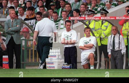 TOMMY BURNS V CELTIQUE MOTHERWELL MOTHERWELL V CELTIC 16 Septembre 1995 Banque D'Images