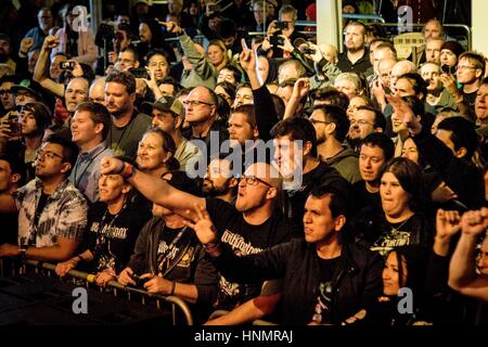 10 février 2017 - Toronto, Ontario, Canada - le légendaire batteur Mike Portnoy a célébré son 50e anniversaire à venir par l'exécution de Dream Theater" de '12 Étape Suite' live pour la première fois à bord de la croisière jusqu'à la périphérie. Son groupe était composé de : CHARLIE GRIFFITHS, CONNER VERT, DANIEL GILDENLÃ TEJEIDACTTE-W, DIEGO, ERIC GILLETTE, RICHARD HENSHALL, ROSS JENNINGS, TED LEONARD, Tony Levin (crédit Image : © Igor Vidyashev via Zuma sur le fil) Banque D'Images