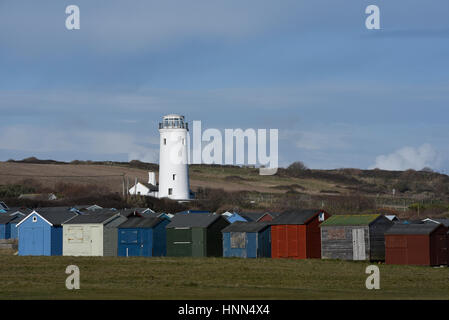 Portland Bill, Dorset, UK. Feb 15, 2017. Météo britannique. Un ciel bleu sur Portland Bill, Dorset aujourd'tempetures avec beaucoup plus élevé qu'au début de la semaine. Crédit : John GURD MEDIA/Alamy Live News Banque D'Images