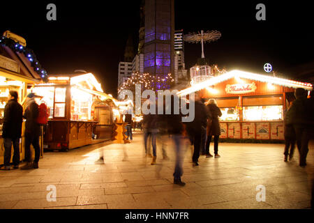 Weihnachten à Berlin : Weihnachtsmarkt am Kurfuerstendamm, Dezember 2013, Berlin. Banque D'Images