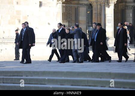 Berlin, Allemagne. 14Th Feb 2017. La chancelière fédérale Angela Merkel et le Premier Ministre tunisien Youssef Chahed visitez l'attaque à Breitscheidplatz à Berlin et rappeler les victimes de l'attentat le 19 décembre 2016. Credit : Simone Kuhlmey/Pacific Press/Alamy Live News Banque D'Images