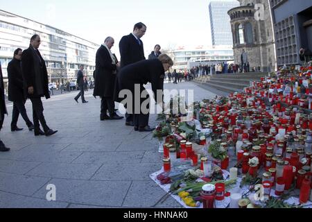 Berlin, Allemagne. 14Th Feb 2017. La chancelière fédérale Angela Merkel et le Premier Ministre tunisien Youssef Chahed visitez l'attaque à Breitscheidplatz à Berlin et rappeler les victimes de l'attentat le 19 décembre 2016. Credit : Simone Kuhlmey/Pacific Press/Alamy Live News Banque D'Images