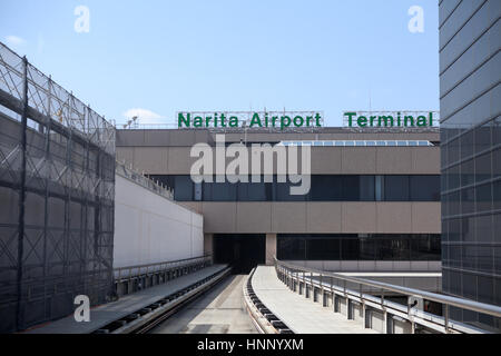 NARITA, JAPON - CIRCA APR, 2013 : l'aéroport de Narita Terminal 2 Système de navette est fermé maintenant. Il a été supprimé en septembre 2013. International de Narita Banque D'Images