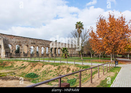 Merida, Badajoz Province, Estrémadure, Espagne. L'Aqueduc de San Lázaro. Banque D'Images