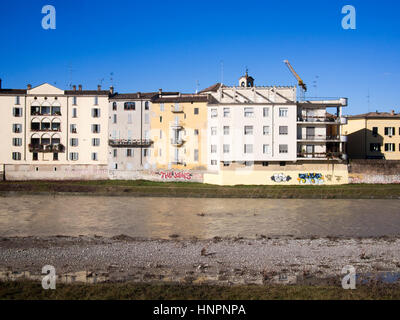 Rivière Parme de la Piazza Ghiaia Place du marché, Parme, Italie Banque D'Images