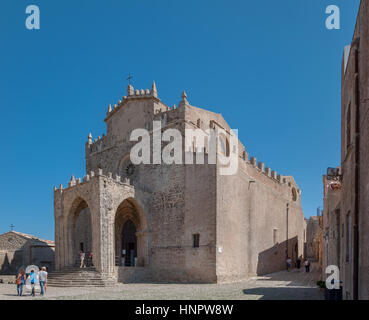 ERICE, ITALIE - SEPT 12, 2015 : Avis de la cathédrale principale d'Erice, province de Trapani en Sicile, Italie. Banque D'Images