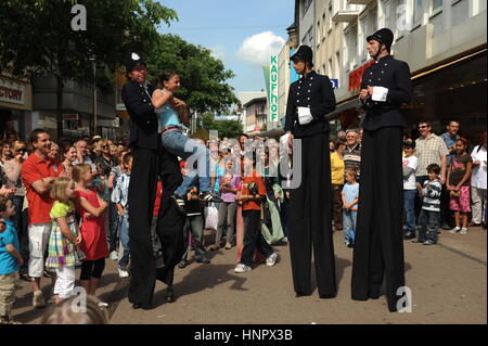 Worms, Allemagne - 16 mai 2012 : festival de rue au cours de l'été culturel avec la loi sur la marche Banque D'Images