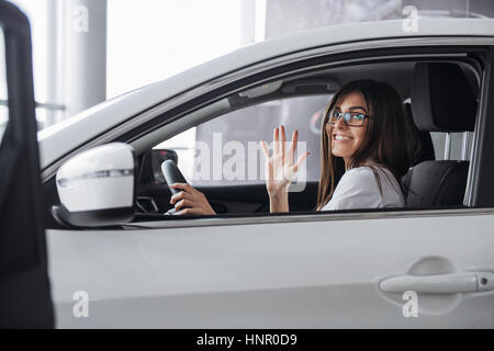 Attractive young woman Banque D'Images