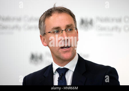 Chef de la Direction de la National Cyber Security Center Ciaran Martin parle lors de la l'ouverture officielle du Centre National de la cybersécurité (NCSC) à Londres. Banque D'Images